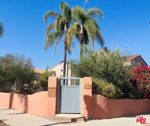 100 N Arden Blvd, LOS ANGELES, CA, 90004-3713 | Card Image