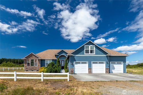130 W Crescent Harbor Rd, Oak Harbor, WA, 98277-9535 | Card Image