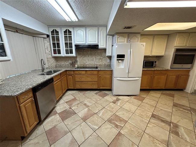 3614 Drawbridge Dr, House other with 3 bedrooms, 2 bathrooms and 2 parking in Humble TX | Image 8