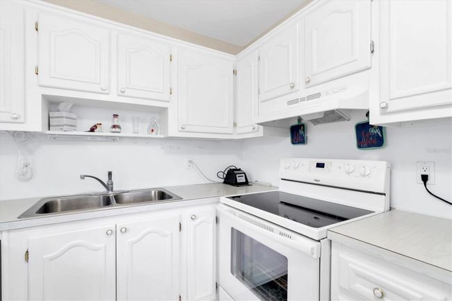 11937 Bayonet Ln, Condo with 2 bedrooms, 2 bathrooms and null parking in NEW PORT RICHEY FL | Image 9
