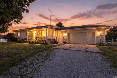 4905 N State Road 5, Shipshewana, IN, 46565-9671 | Card Image