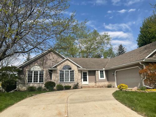 2400 Judith Ln, Waukesha, WI, 53188-2018 | Card Image