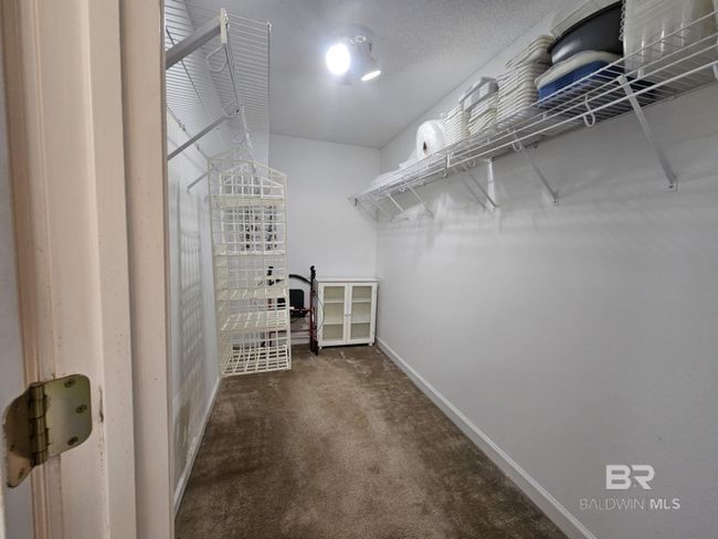 Walk In Closets | Image 19