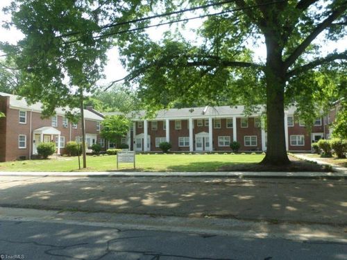 s-611 Maple Ave, Reidsville, NC, 27320-4542 | Card Image