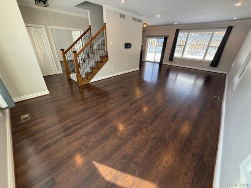 16135 Henry Ruff St, Livonia, MI, 48154-3276 | Card Image