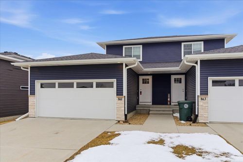 861 Grindstone Cir, Waterloo, IA, 50702-1210 | Card Image
