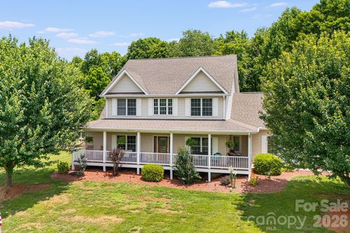 79 Bear Creek Hills Dr, Leicester, NC, 28748-8304 | Card Image