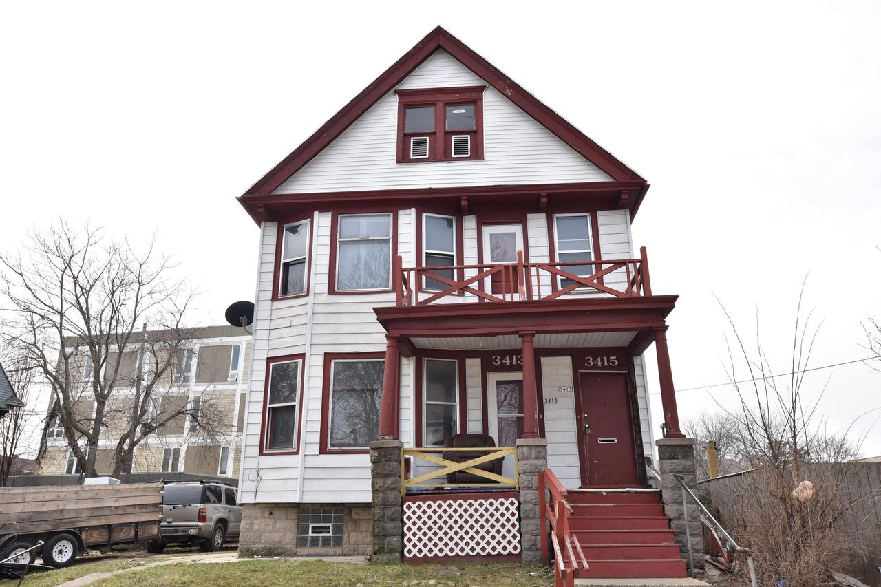 Vine St, Milwaukee, WI 53208