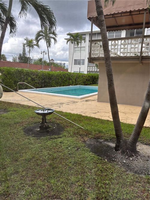 apt-103-211 Ne 8th Ave, Hallandale Beach, FL, 33009-3501 | Card Image