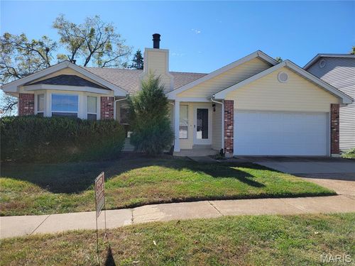492 Tumulty Dr, Ballwin, MO, 63021-6479 | Card Image