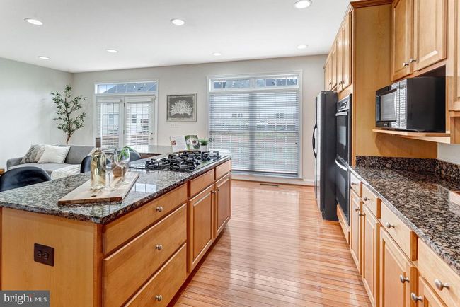 25804 Commons Sq, Townhouse with 3 bedrooms, 4 bathrooms and null parking in CHANTILLY VA | Image 14