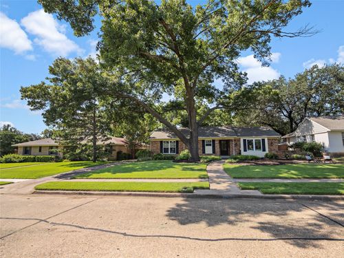 1219 Elmwood Dr, Richardson, TX, 75080-4820 | Card Image
