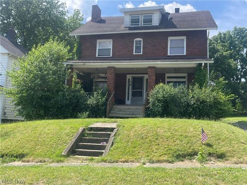 52 Sexton St, Struthers, OH, 44471-1769 | Card Image