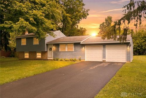 2552 Conwood Dr, Beavercreek, OH, 45434-6911 | Card Image