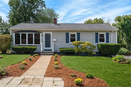 8 Benelli St, Woonsocket, RI, 02895-1414 | Card Image