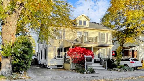 {{alt}} | Card Image