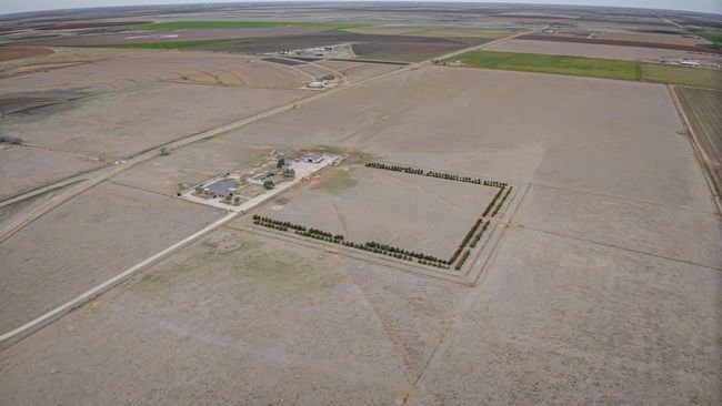 14101 E Fm 1527, Home with 3 bedrooms, 4 bathrooms and null parking in Lorenzo TX | Image 6