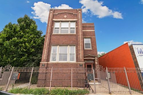 1f-3052 N Kedzie Ave, Chicago, IL, 60618-6960 | Card Image