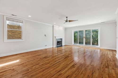 apt-2s-830 Bradley Pl, Chicago, IL, 60613-4952 | Card Image