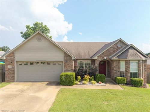 2305 Park Ave, Van Buren, AR, 72956-6933 | Card Image