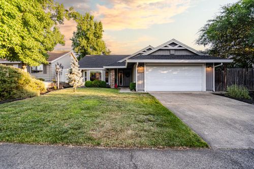 1072 Windermere Ave, Roseville, CA, 95678-5147 | Card Image