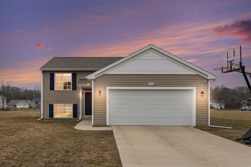 58640 Pond View Ln, Three Rivers, MI, 49093-8441 | Card Image
