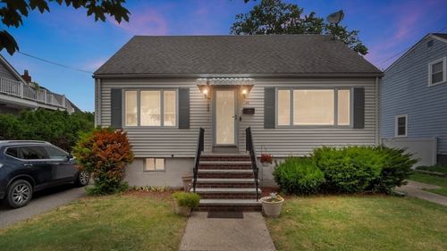 42 Butler St, Revere, MA, 02151-3106 | Card Image