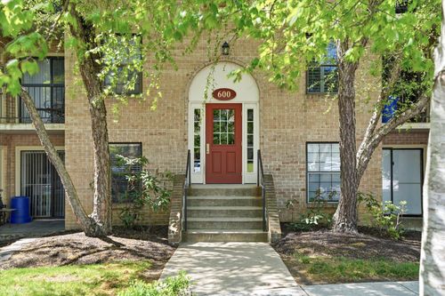 623 Washington Pl, CHESTERBROOK, PA, 19087-5869 | Card Image