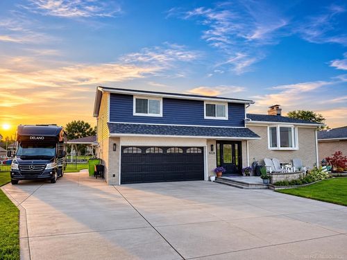 39228 Venetian Dr, Harrison Township, MI, 48045-5714 | Card Image