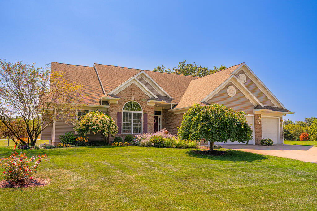 Becht Rd, Coloma, MI 49038