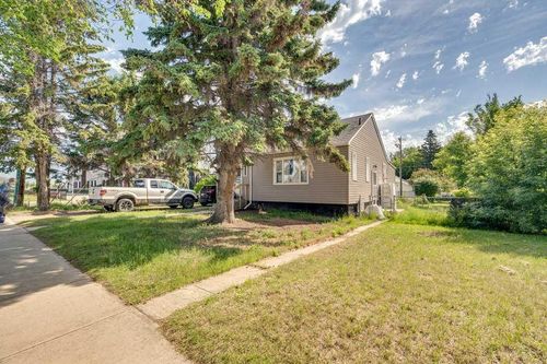 5257 52 Street, Lacombe, AB, T4L1H8 | Card Image