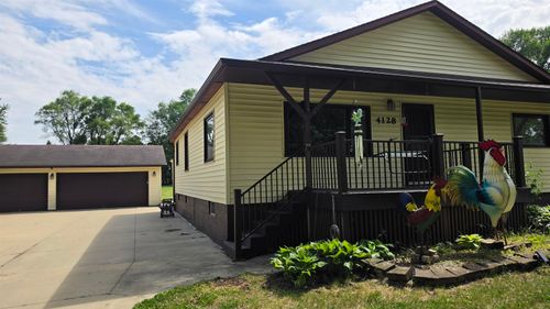 4128 Wells Ave, Waterloo, IA, 50703-9314 | Card Image