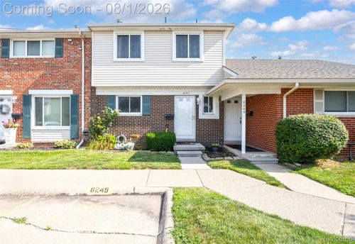 8247 Dartmouth Dr, Warren, MI, 48093-2814 | Card Image