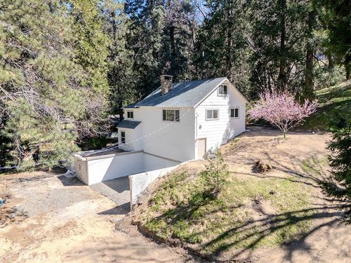 660 Acacia Dr, Crestline, CA, 92325-9623 | Card Image