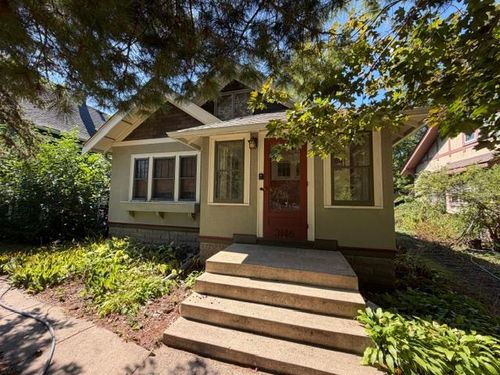 3146 30th Ave S, Minneapolis, MN, 55406-2036 | Card Image