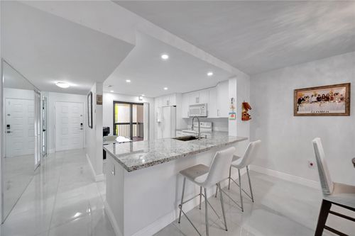 b410-3521 Environ Blvd, Lauderhill, FL, 33319-4286 | Card Image