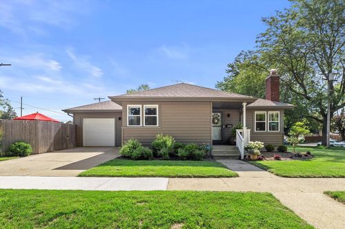 2022 76th St, Kenosha, WI, 53143-5827 | Card Image