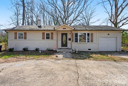 207 Hovis Rd, Stanley, NC, 28164-1411 | Card Image