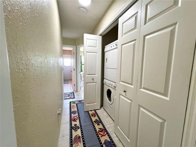 Hallway with laundry | Image 32