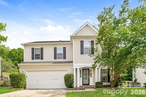12125 Winghurst Dr, Pineville, NC, 28134-9126 | Card Image