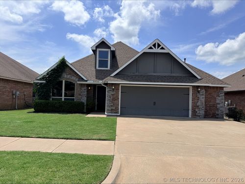 10716 Masters Cir, Jenks, OK, 74037-2208 | Card Image