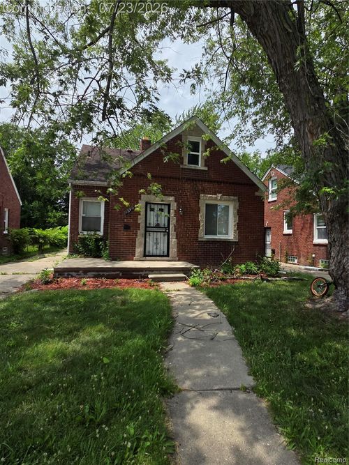 11591 Roxbury St, Detroit, MI, 48224-1140 | Card Image