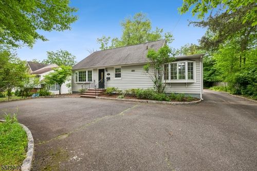 147 W Northfield Rd, Livingston, NJ, 07039-3755 | Card Image