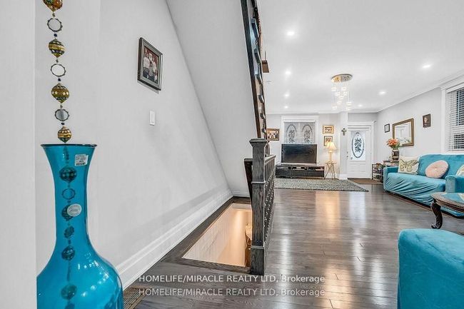 212 Symington Ave, House other with 5 bedrooms, 3 bathrooms and 1 parking in Toronto ON | Image 32