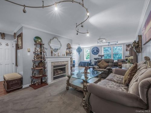 apt-6j-241 Northern Blvd, Douglaston, NY, 11362-1011 | Card Image