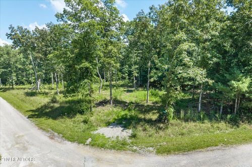 6024 Seneca Trl, Crossville, TN, 38572-3587 | Card Image