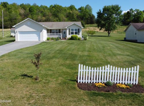 1039 Highland Mdws, Jefferson City, TN, 37760-4235 | Card Image