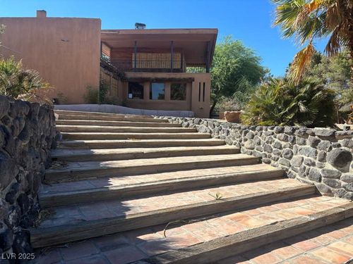 3006 La Mesa Dr, Henderson, NV, 89014-3721 | Card Image