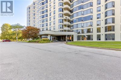 702 - 81 Scott St, Condo with 2 bedrooms, 1 bathrooms and 1 parking in St. Catharines ON | Image 3