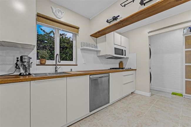 10371 Sw 146 Th St, House other with 5 bedrooms, 3 bathrooms and null parking in Miami FL | Image 11